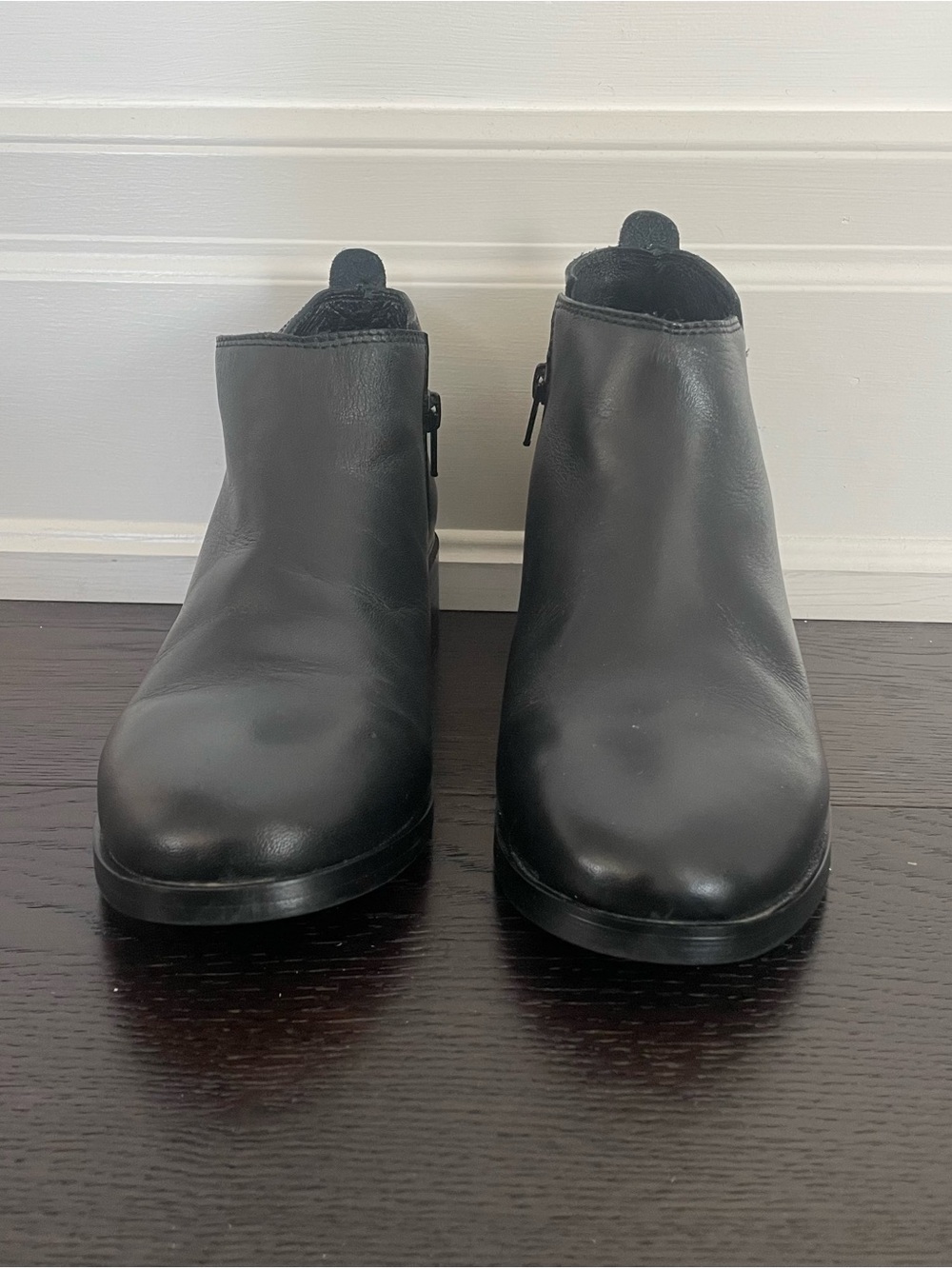 Steve Madden Black Leather Ankle Booties with Side Zip